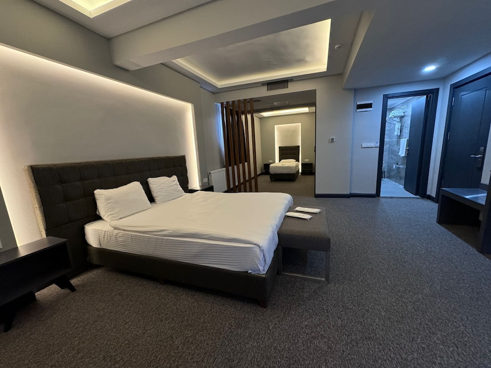 Deluxe Room - Photo 3