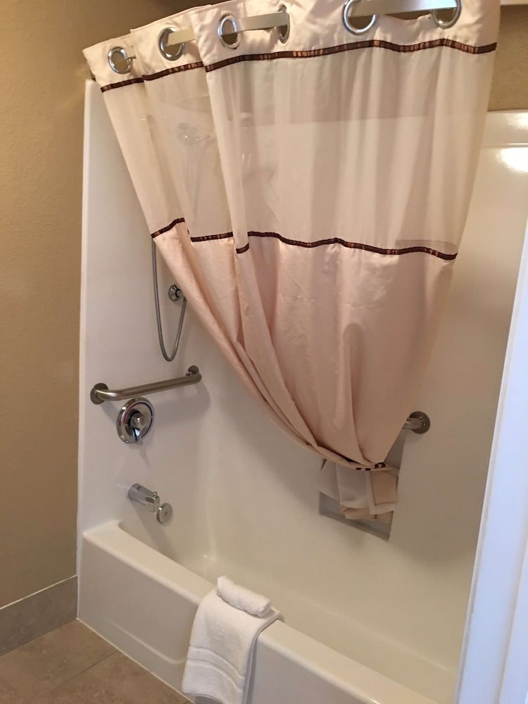 Standard Room, 1 King Bed, Accessible, Bathtub (Bathtub ) - Photo 7