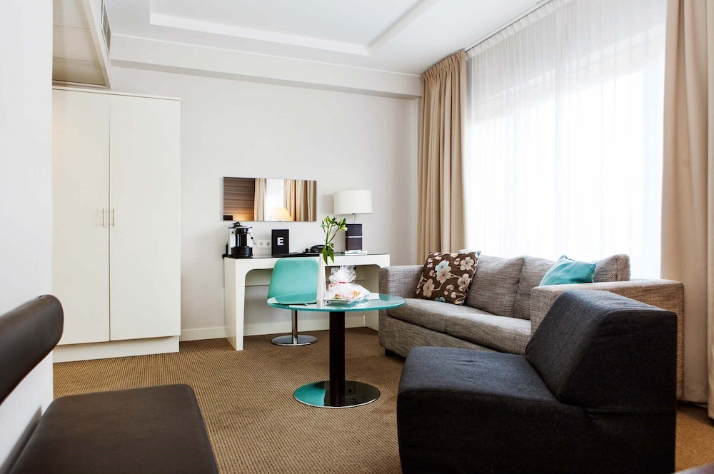 Junior Suite with View - Photo 7