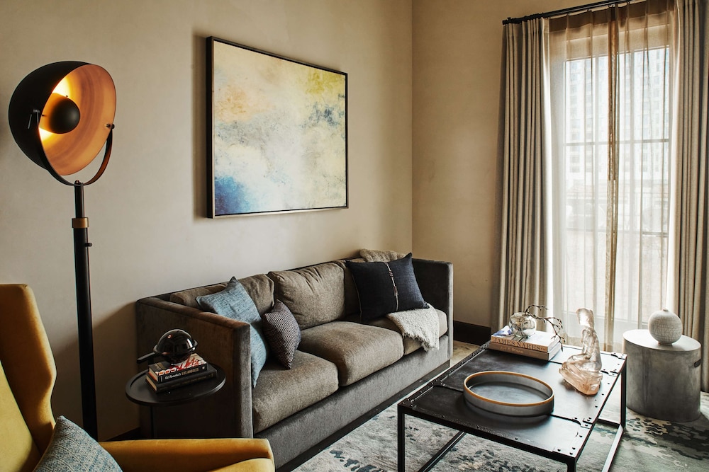 Suite, 1 Bedroom thumbnail 5