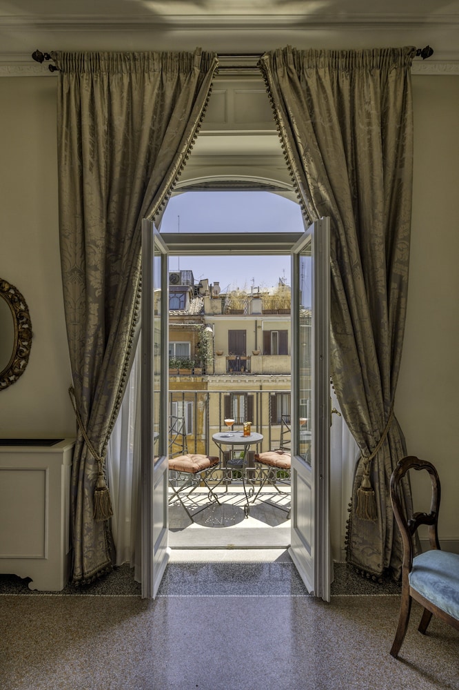 Premium Room, Balcony, Corner thumbnail 6