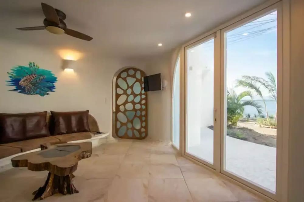 Villa photo 2
