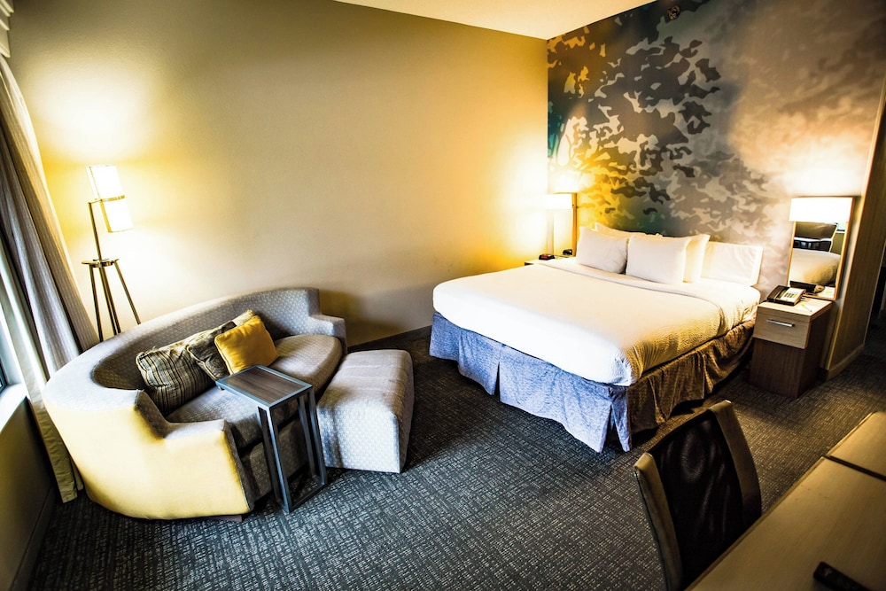 Room, 1 King Bed - Photo 2