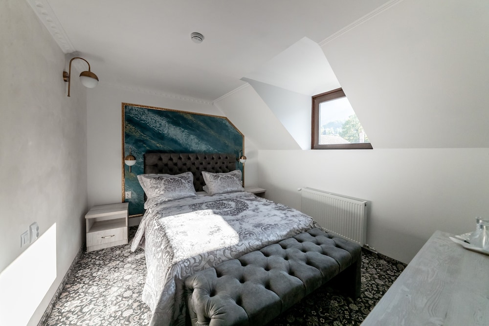 Double Room - Photo 2
