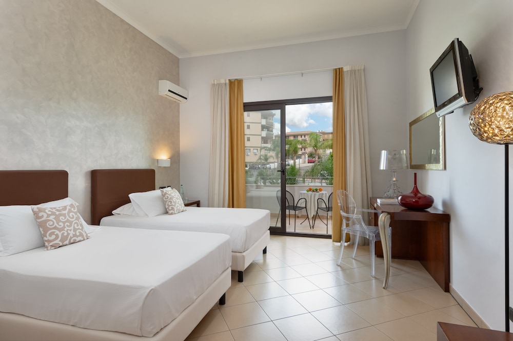 Standard Double Room - Photo 2