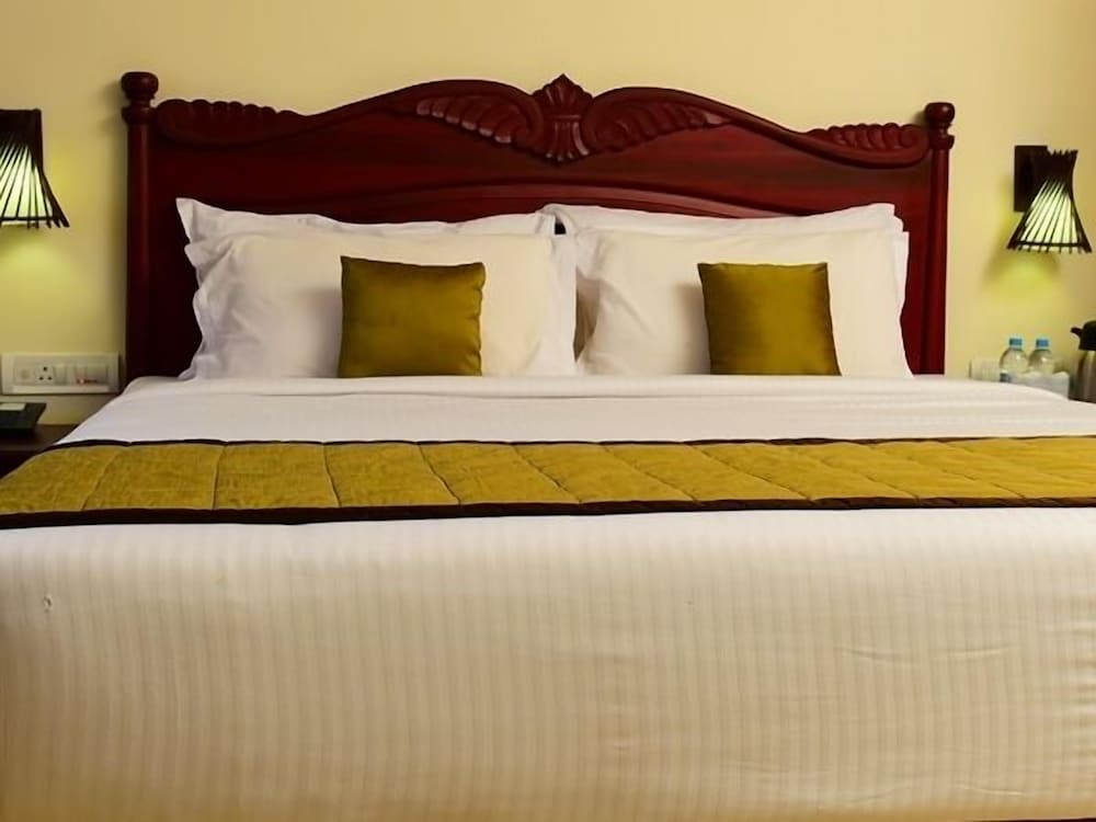 Standard Double Room, 1 King Bed photo 3