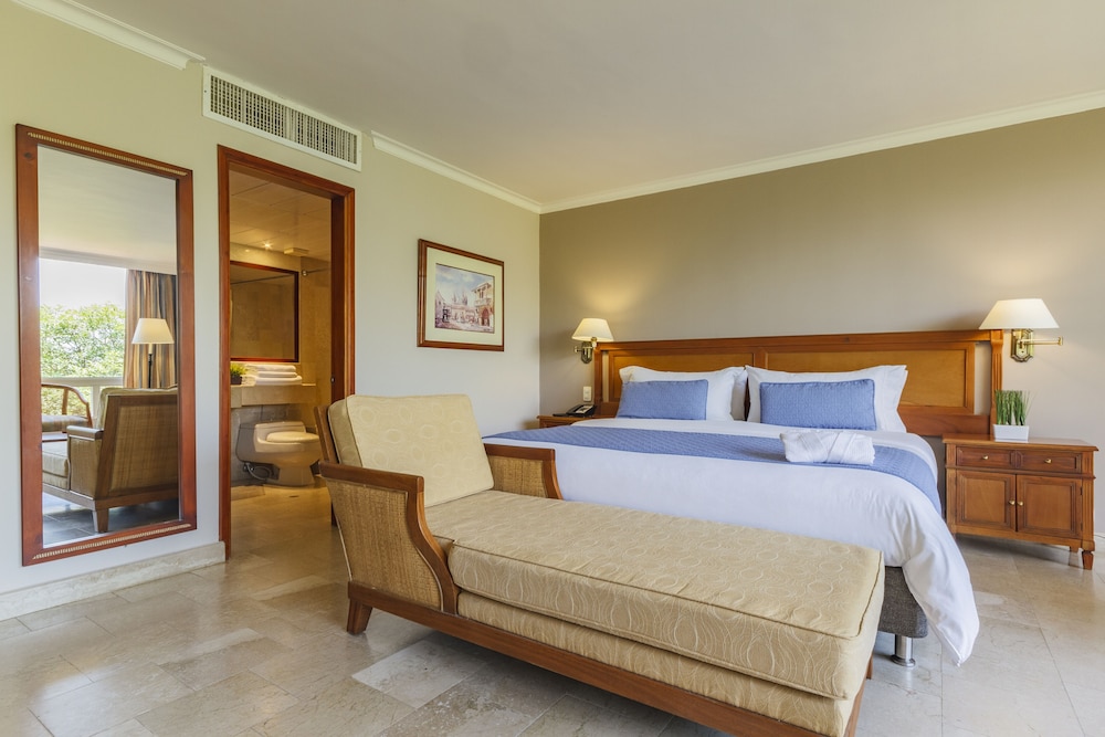 Studio Suite, 1 King Bed, Non Smoking - Photo 6