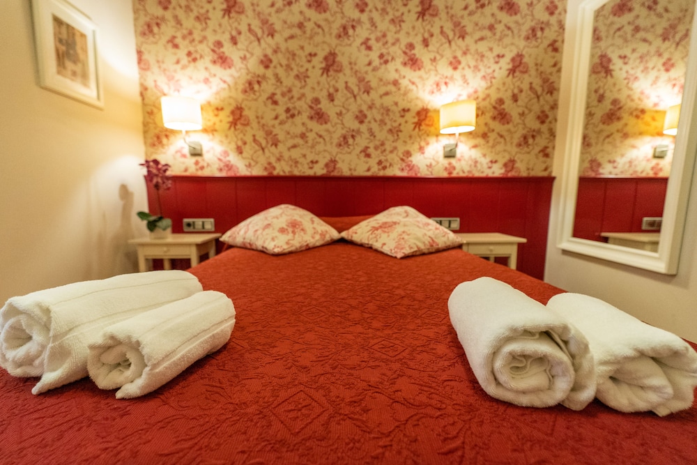 City Double or Twin Room - Photo 6