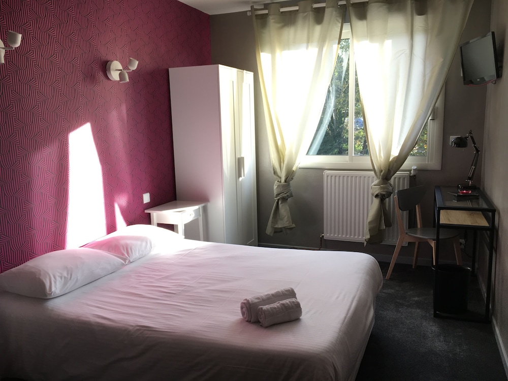 Standard Double Room, Lakeside photo 1