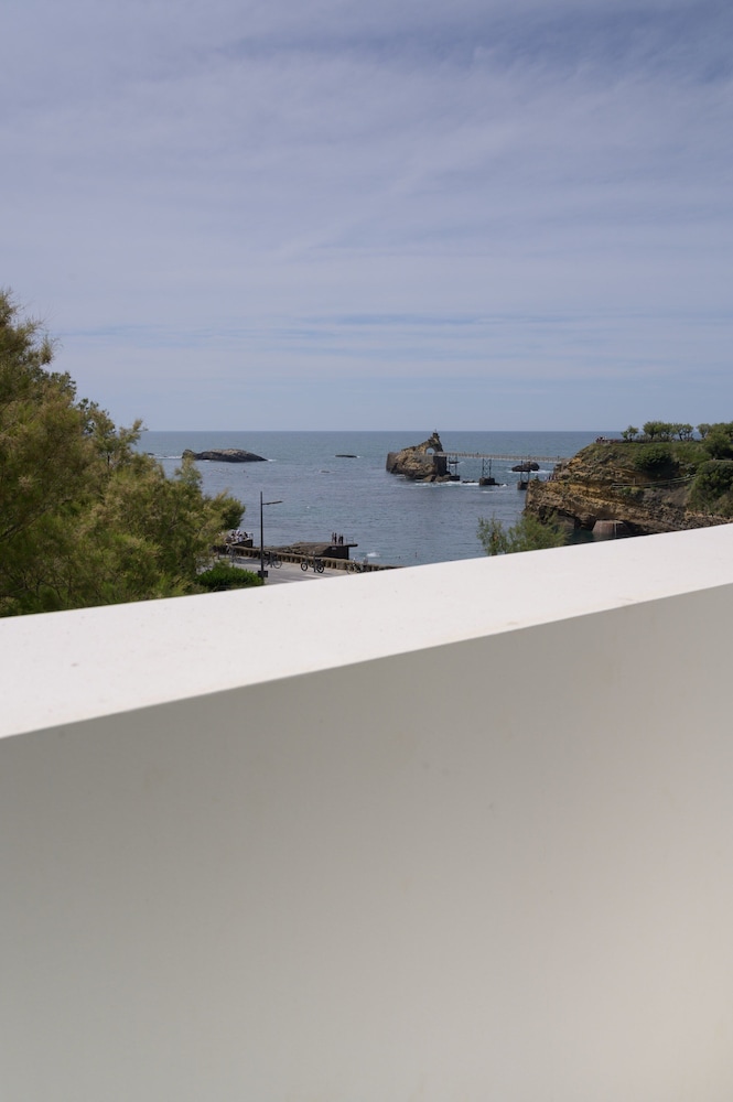 Comfort Room, Balcony, Ocean View photo 3