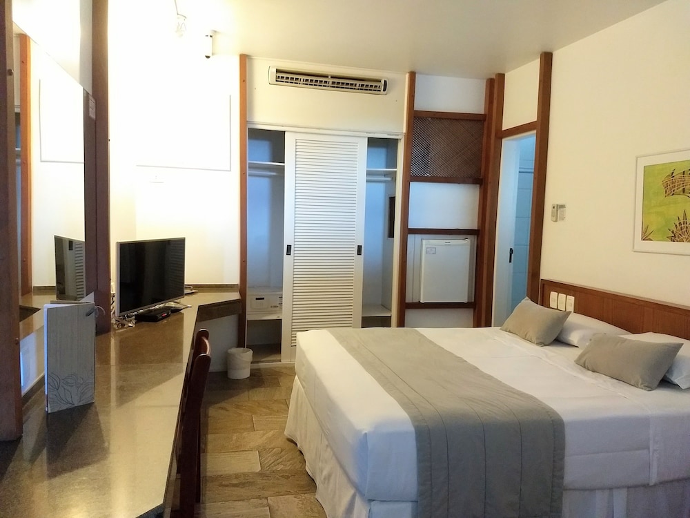 Available room thumbnail 6
