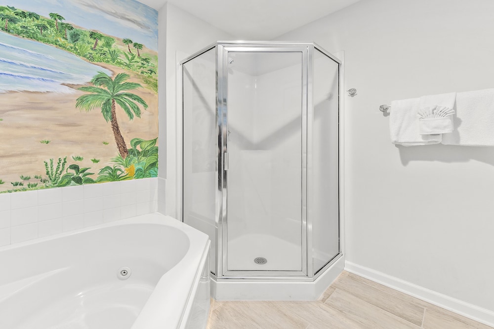 Signature Condo, 3 Bedrooms, Balcony, Beach View photo 3