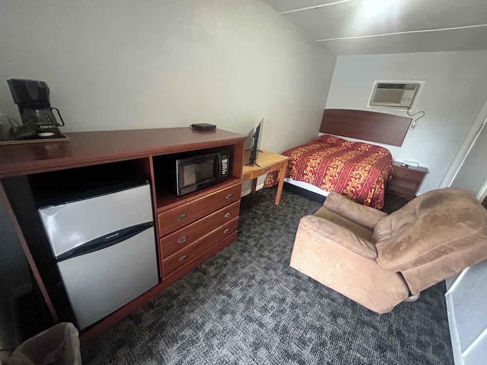 Room, 1 Queen Bed, Non Smoking - Photo 3
