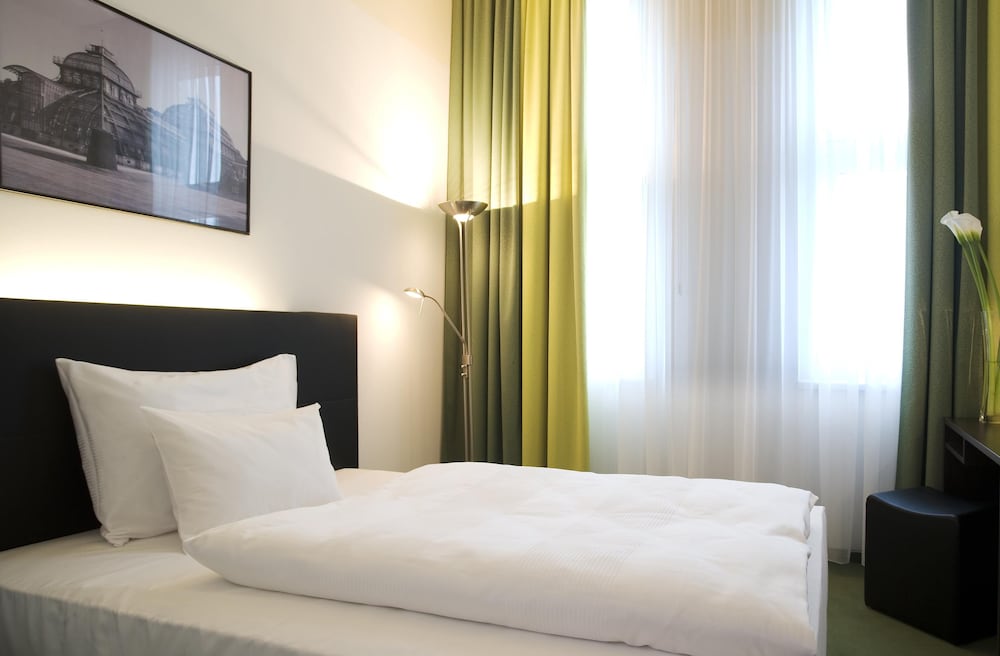 Economy Single Room