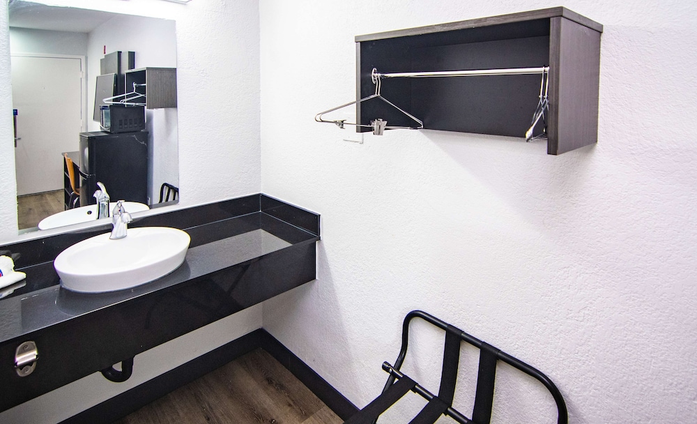 Premium Room, 1 Double Bed, Non Smoking, Refrigerator photo 2