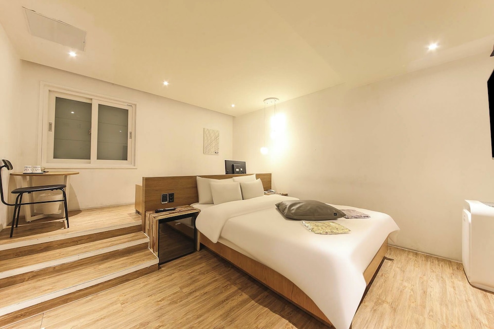 Standard Room - Photo 1