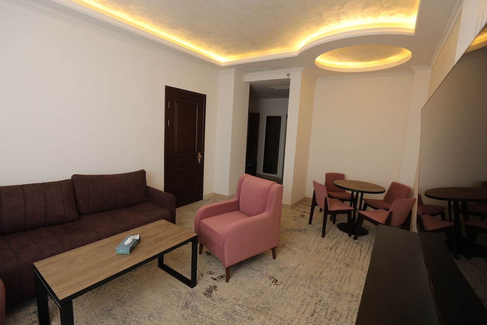 Senior Suite