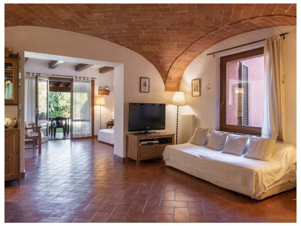 Villa photo 3
