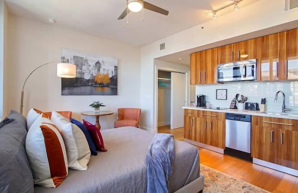 Comfort Condo, 1 Queen Bed, Pool Access, City View