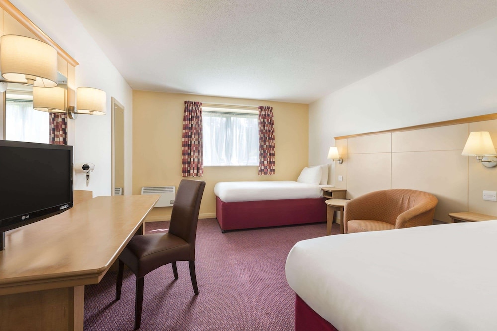 Room, 2 Twin Beds, Non Smoking - Photo 1