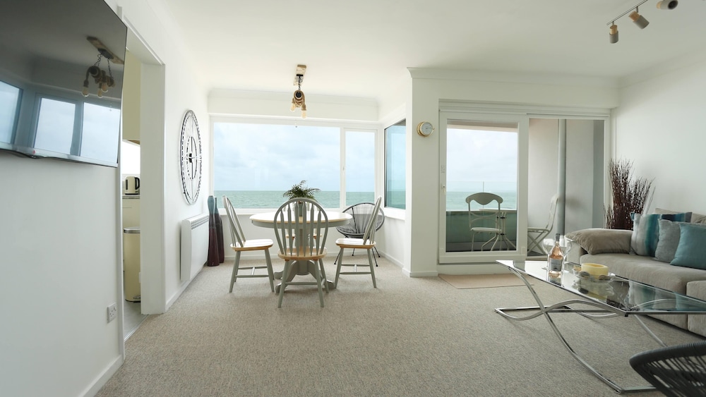 Panoramic Apartment, Private Bathroom, Sea View photo 2
