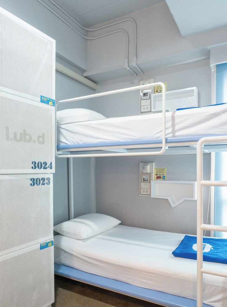 Bed in 4-Bed Mixed Dormitory Room photo 2