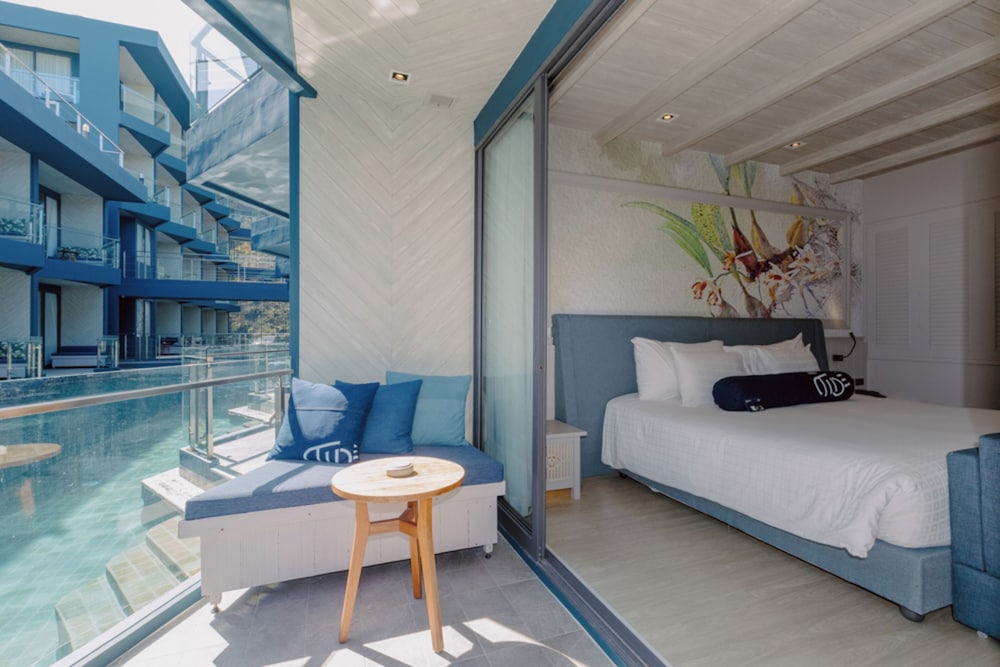 Deluxe Pool Access Double Bed - Photo 4