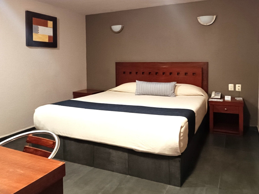 Standard Room, 1 Queen Bed, Non Smoking
