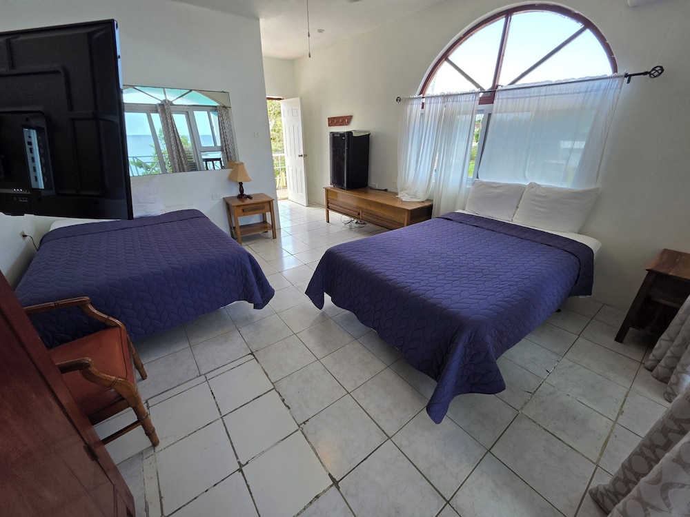 Seaview Deluxe (Double): Room 4 photo 2