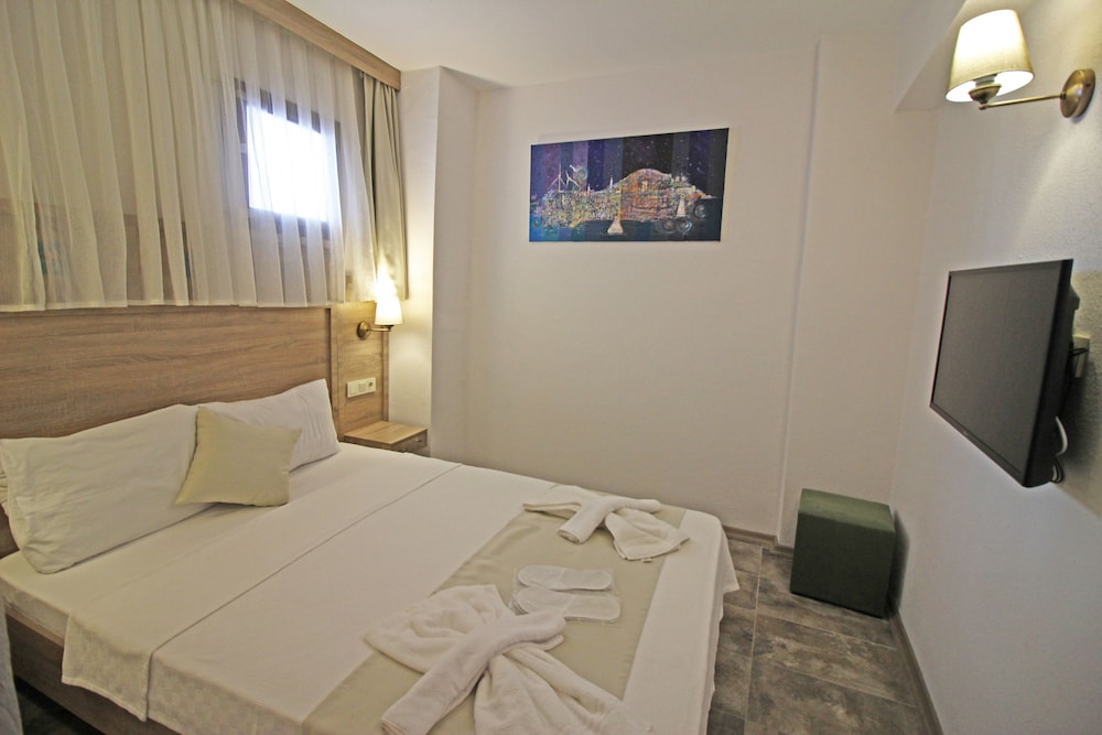 Economy Room