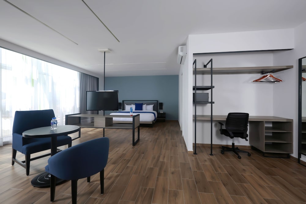 Junior Double Or Twin Room, 1 King Bed photo 1