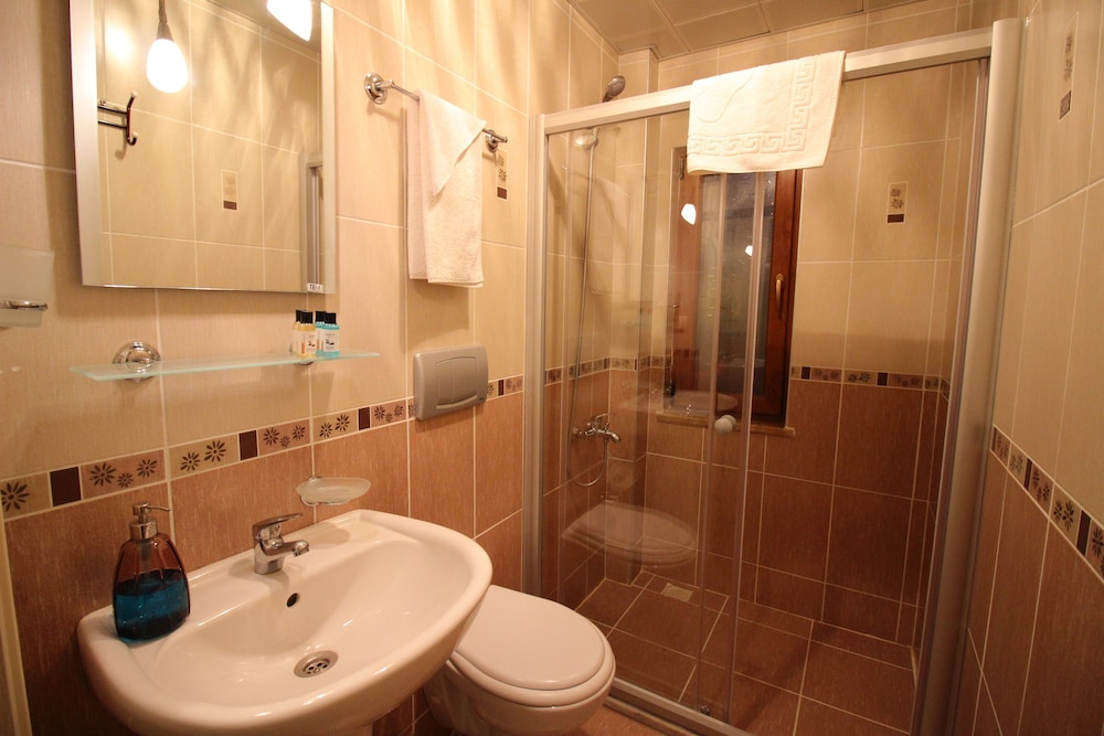 Economy Room photo 3