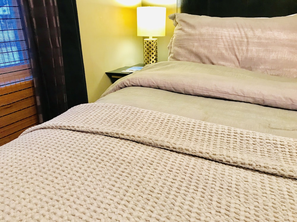 Room, 1 King Bed photo 3