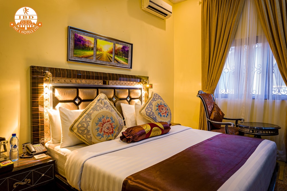 Executive Room - Photo 1
