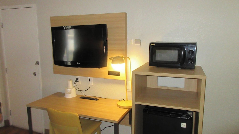 Standard Room, 2 Double Beds, Non Smoking - Photo 3
