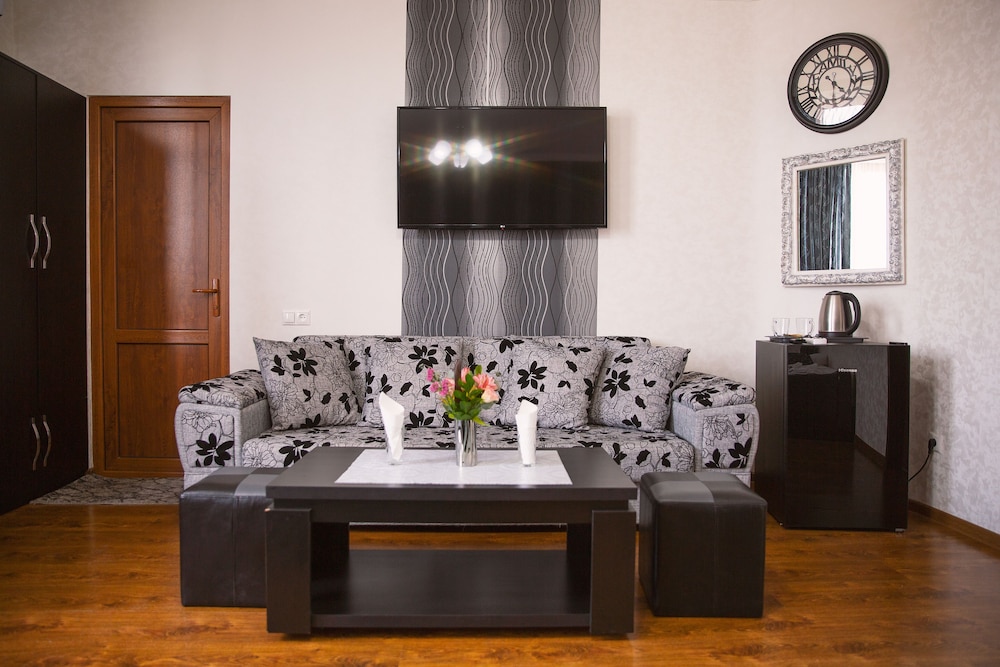 Family Quadruple Room, City View photo 2