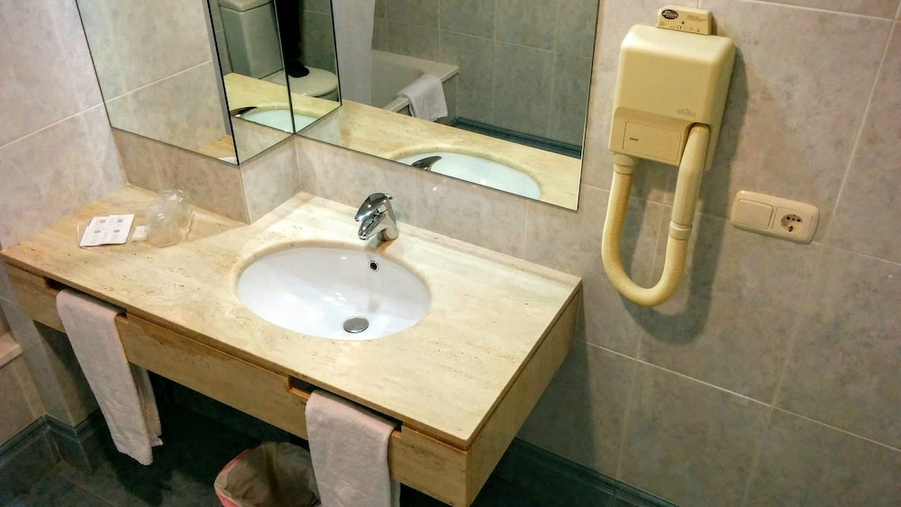 Superior Double or Twin Room - Photo 1