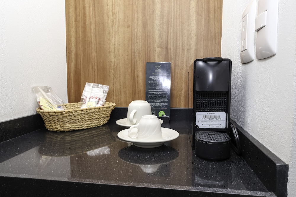 Family Suite, 2 Double Beds - Photo 8