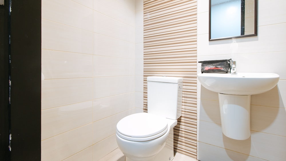 Double Room (Reddoorz) - Photo 4
