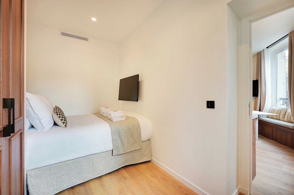 Apartment photo 3