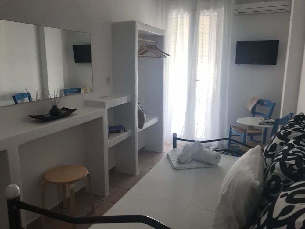 Family Triple Room photo 2