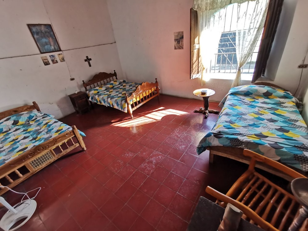 Economy Room, 2 Twin Beds, Smoking, City View photo 1