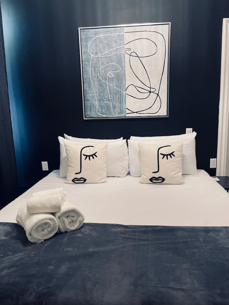Premium Room, 1 King Bed, Non Smoking, City View