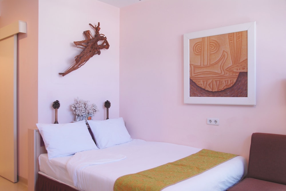 Economy Double Room photo 3