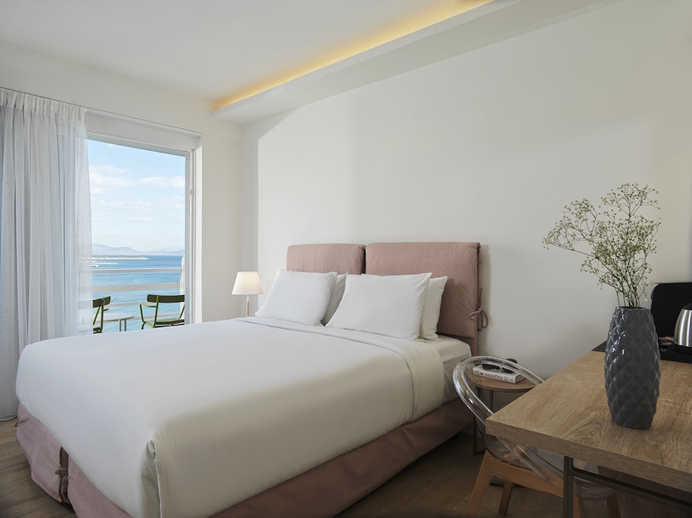 Superior Double Room, Partial Sea View - Photo 1