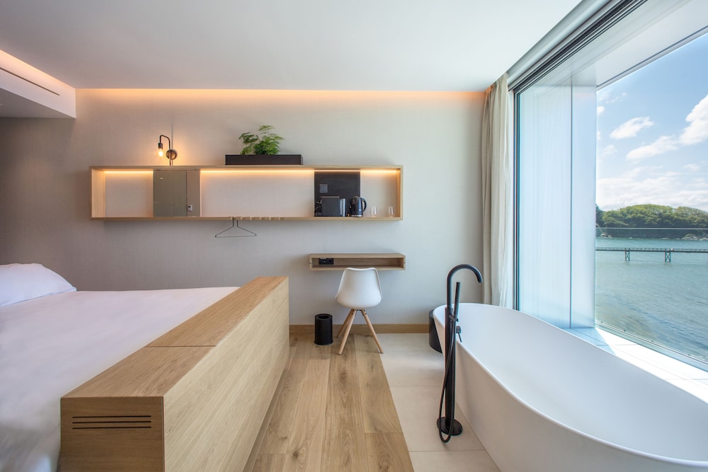 Signature Room - Photo 5