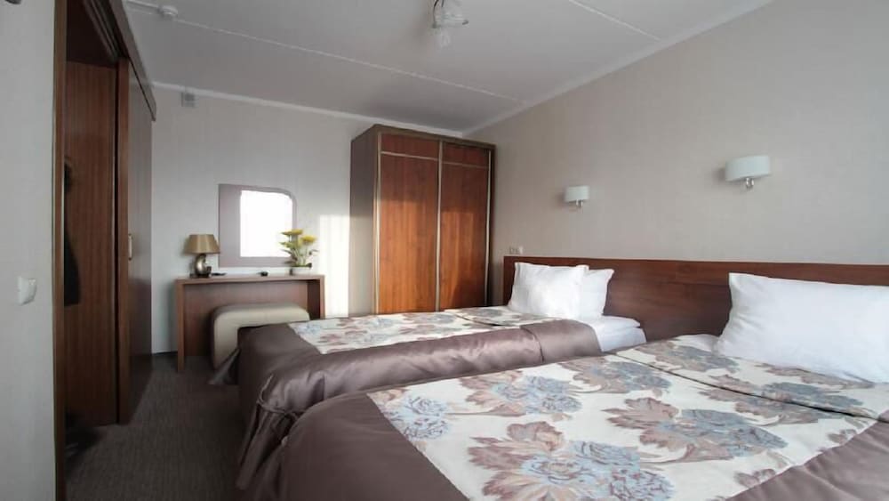 Superior Suite, Multiple Beds, Non Smoking, City View photo 2