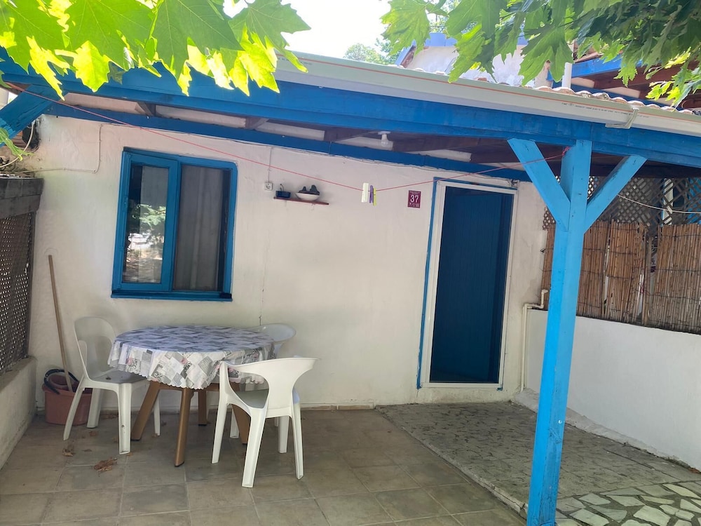 Economy Triple Room, Beachside