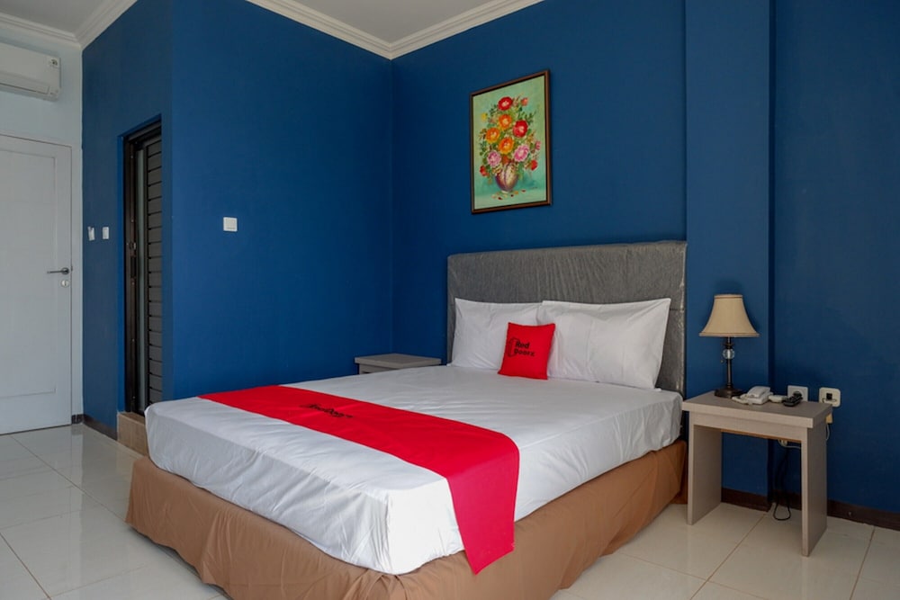 Premium Room (RedDoorz) - Photo 3