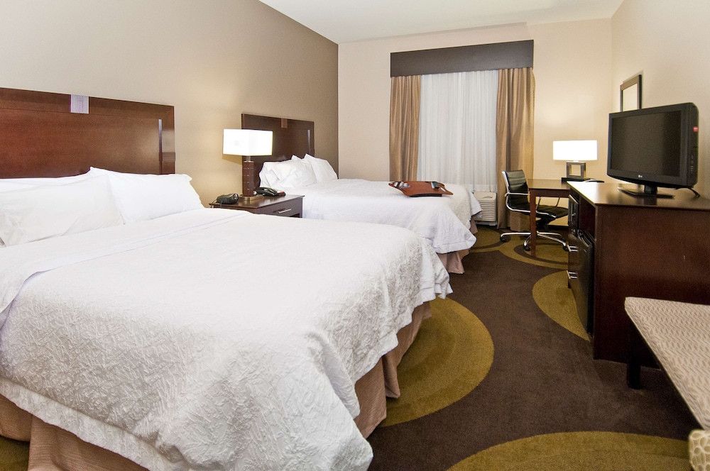 2 Queen Beds - Photo 2